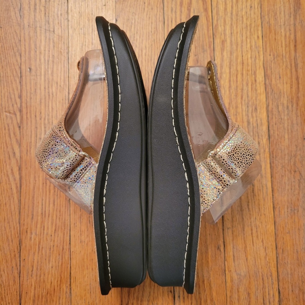 Alegria 38 Carina Sandals 8 Gold Holographic Thong Rocker Sole CAR-680 SAND DO'S - Picture 7 of 12